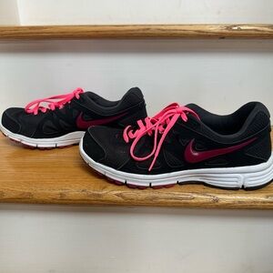 Nike Revolution 2 Women's Black and Pink Running Shoes